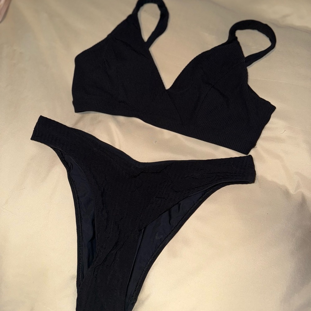 Lululemon ribbed Black Bikini Set